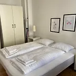 Bright 2-Bedroom Apartment At Elegant Osterbro